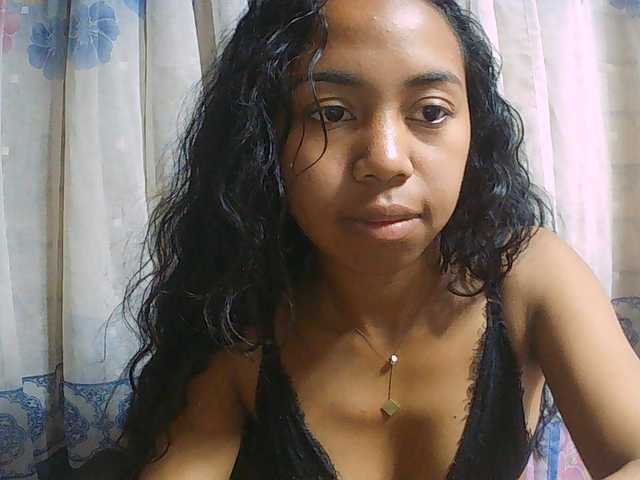 Natalie-Luxa live cam on BongaCams