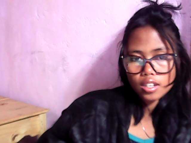 Natalie-Luxa live cam on BongaCams