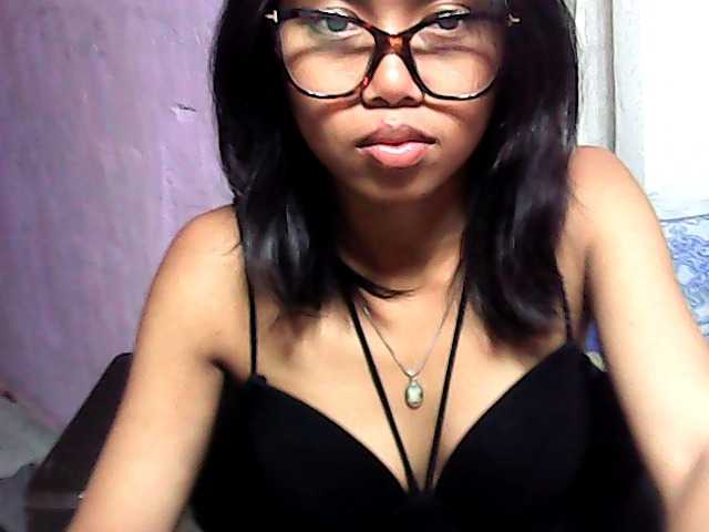 Natalie-Luxa live cam on BongaCams
