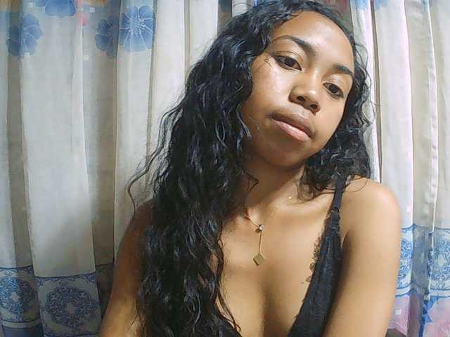 Natalie-Luxa live cam on BongaCams