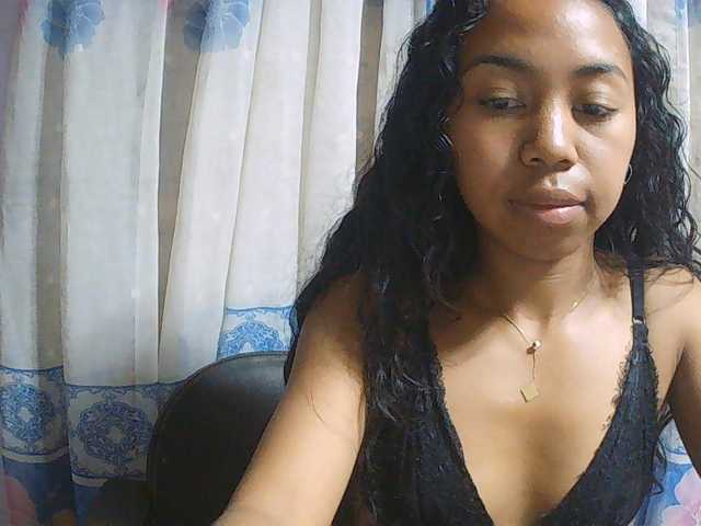 Natalie-Luxa live cam on BongaCams
