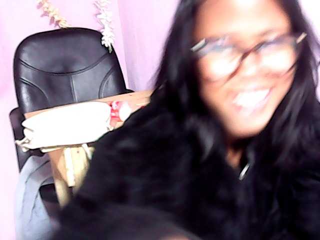 Natalie-Luxa live cam on BongaCams