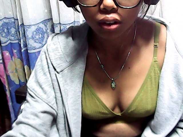 Natalie-Luxa live cam on BongaCams