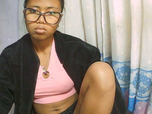 Natalie-Luxa live cam on BongaCams