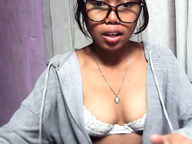 Natalie-Luxa live cam on BongaCams