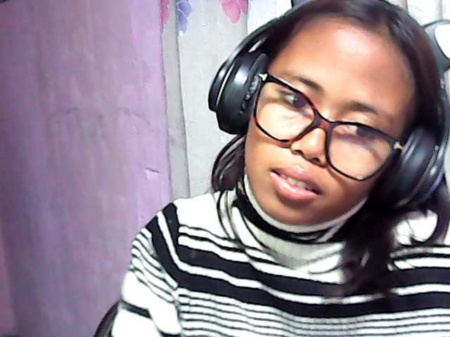 Natalie-Luxa live cam on BongaCams