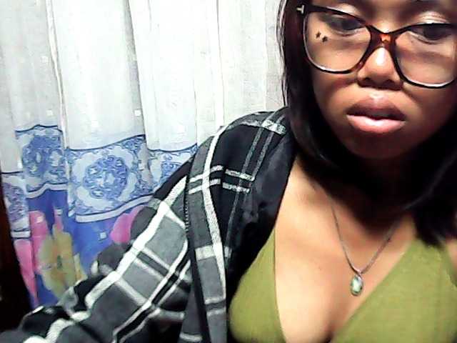 Natalie-Luxa live cam on BongaCams
