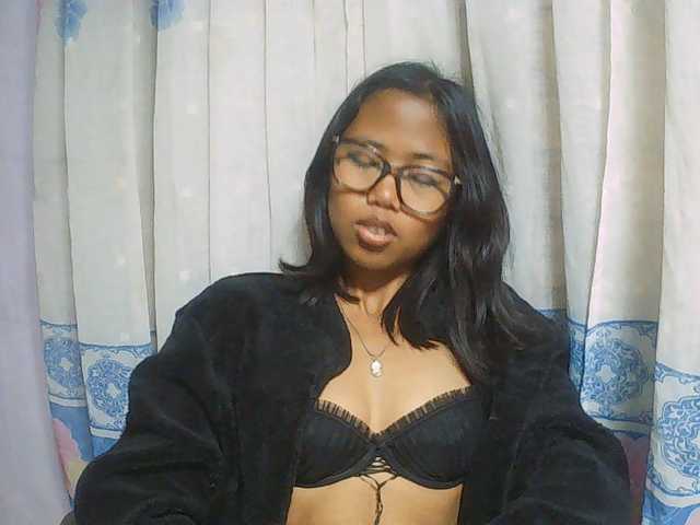 Natalie-Luxa live cam on BongaCams