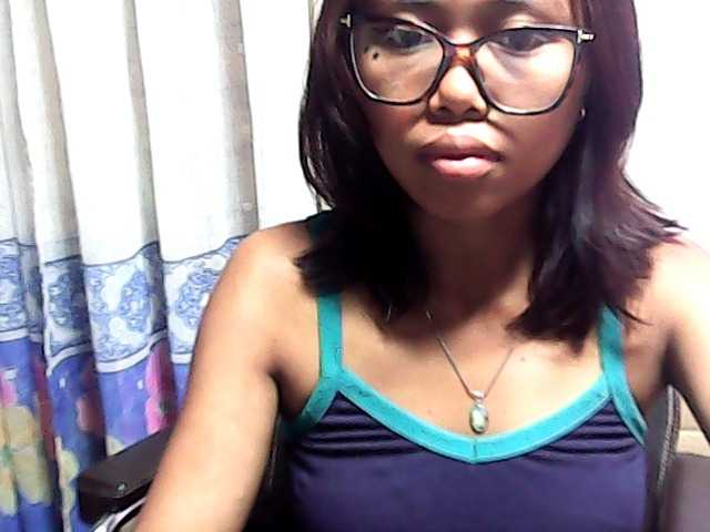 Natalie-Luxa live cam on BongaCams