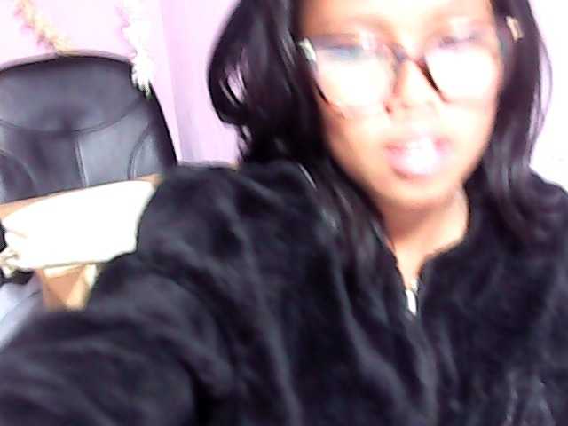 Natalie-Luxa live cam on BongaCams