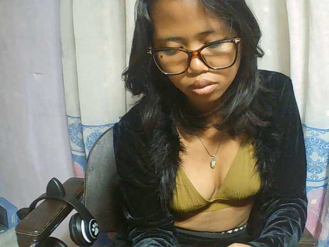 Natalie-Luxa live cam on BongaCams