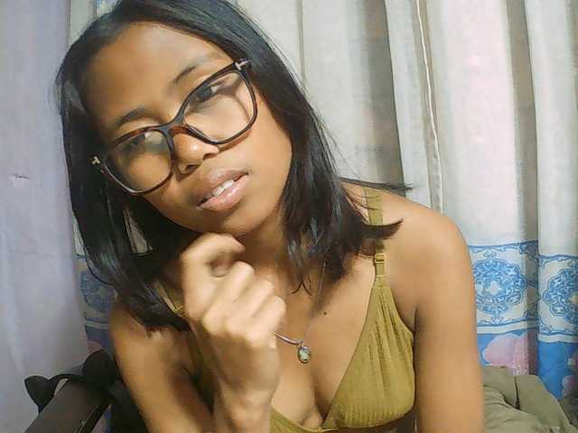 Natalie-Luxa live cam on BongaCams