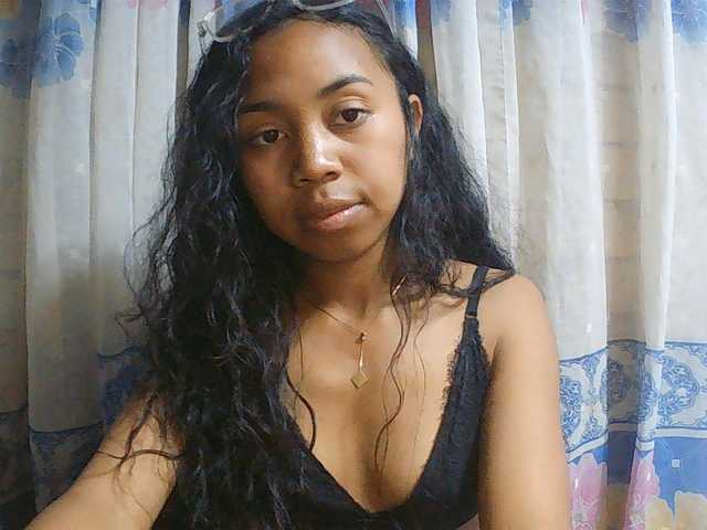 Natalie-Luxa live cam on BongaCams