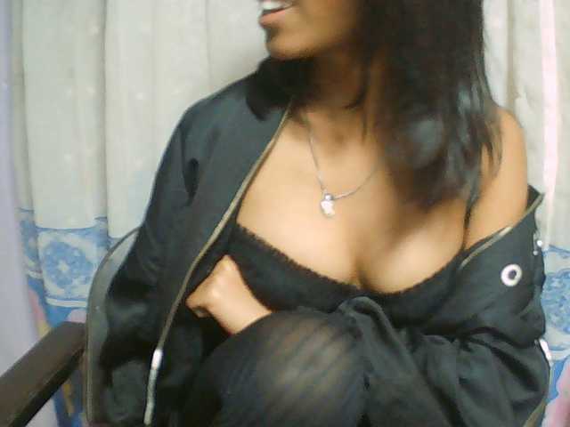Natalie-Luxa live cam on BongaCams