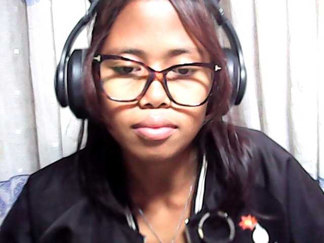 Natalie-Luxa live cam on BongaCams