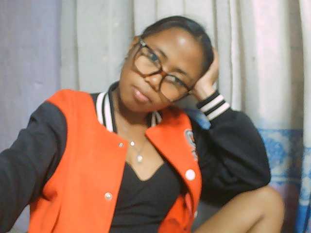 Natalie-Luxa live cam on BongaCams