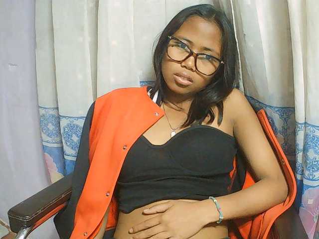 Natalie-Luxa live cam on BongaCams