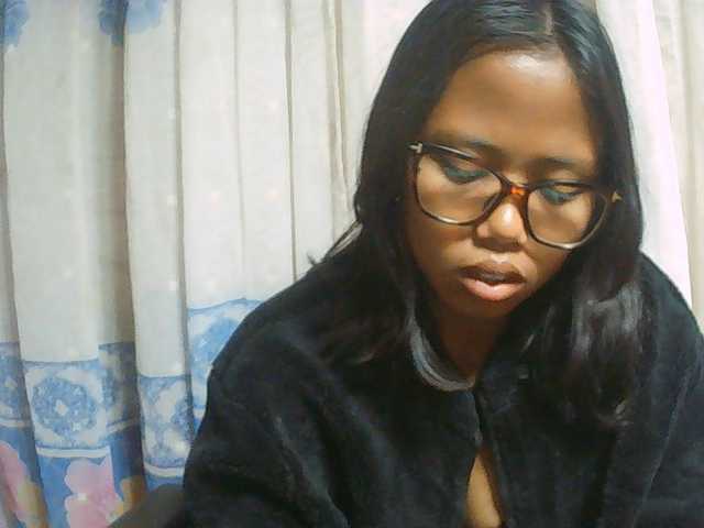 Natalie-Luxa live cam on BongaCams