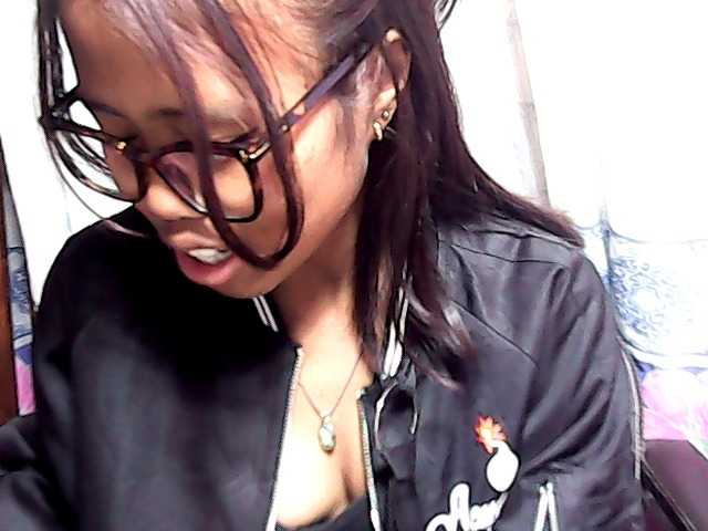 Natalie-Luxa live cam on BongaCams