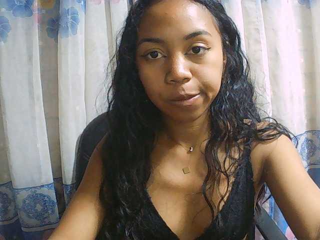 Natalie-Luxa live cam on BongaCams