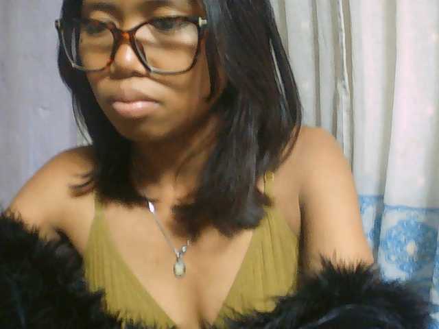 Natalie-Luxa live cam on BongaCams