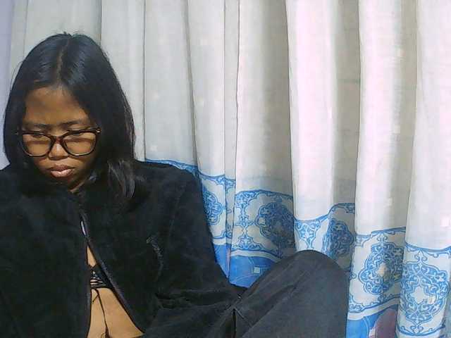 Natalie-Luxa live cam on BongaCams