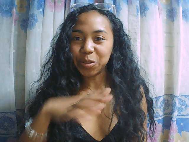 Natalie-Luxa live cam on BongaCams