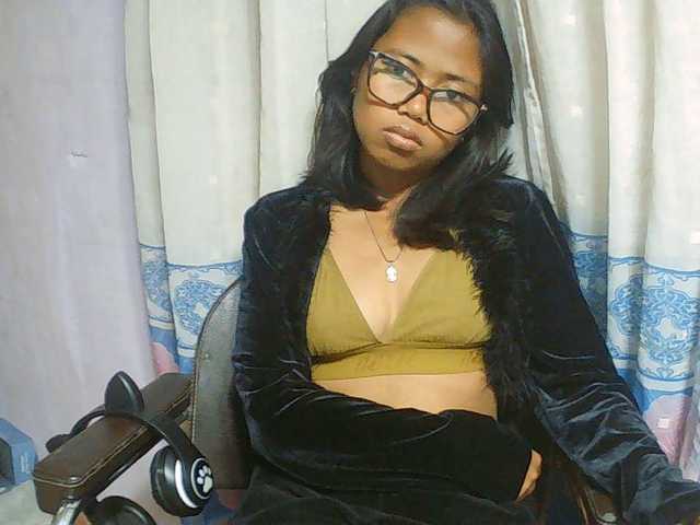 Natalie-Luxa live cam on BongaCams