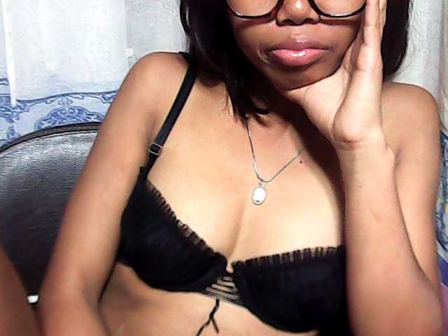 Natalie-Luxa live cam on BongaCams