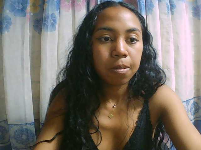 Natalie-Luxa live cam on BongaCams