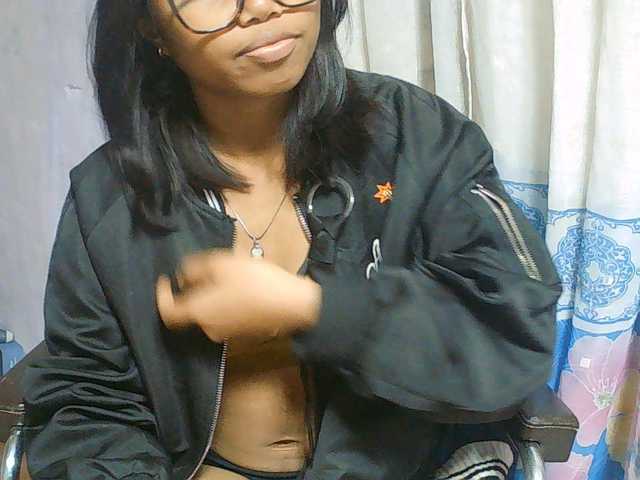Natalie-Luxa live cam on BongaCams