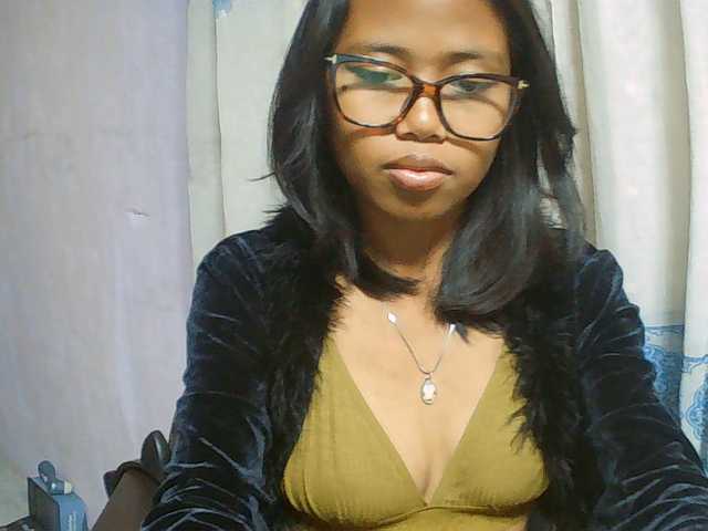 Natalie-Luxa live cam on BongaCams