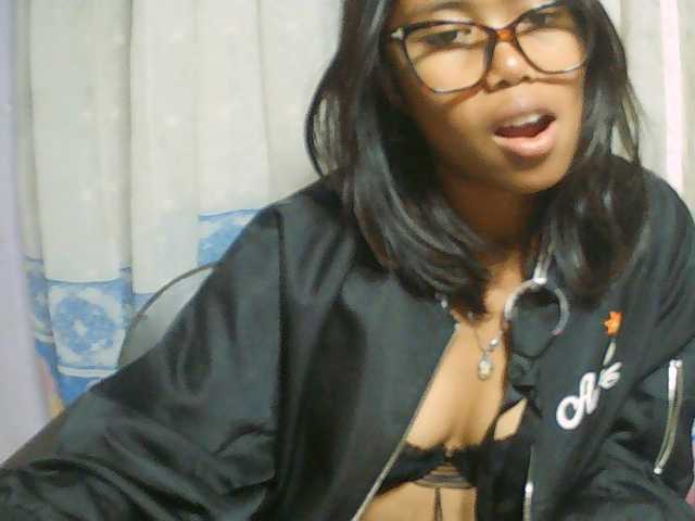 Natalie-Luxa live webcam show