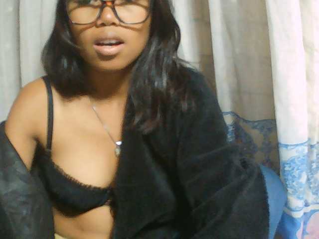 Natalie-Luxa live cam on BongaCams