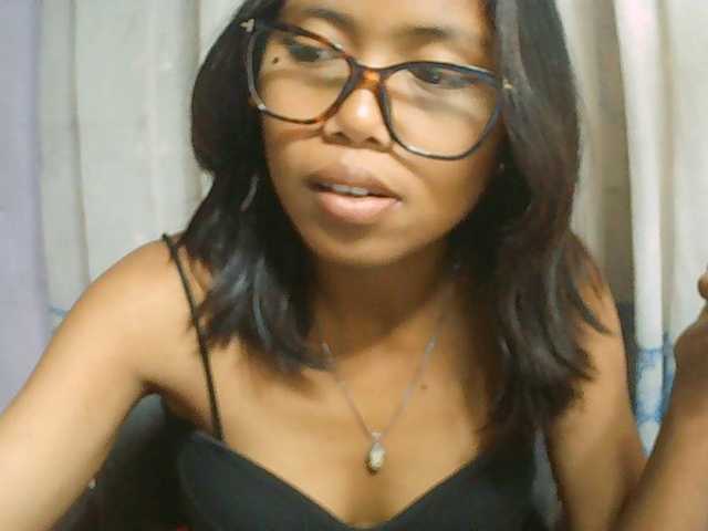 Natalie-Luxa live cam on BongaCams
