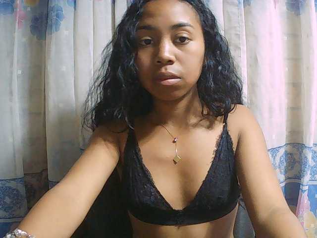 Natalie-Luxa live cam on BongaCams