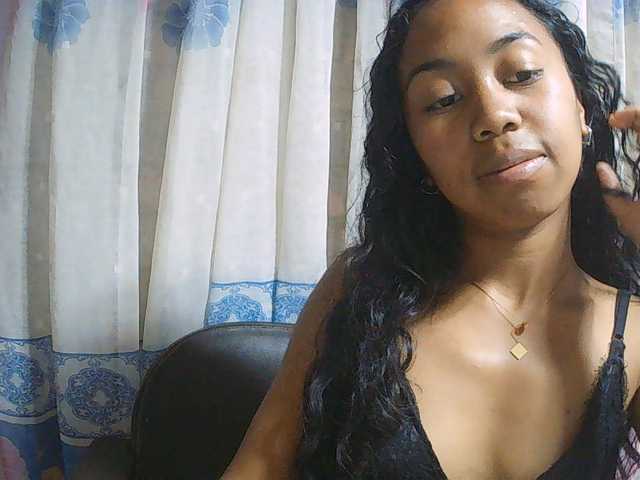 Natalie-Luxa live cam on BongaCams