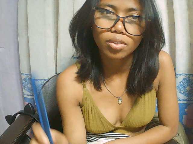 Natalie-Luxa live cam on BongaCams