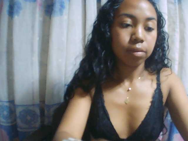 Natalie-Luxa live cam on BongaCams