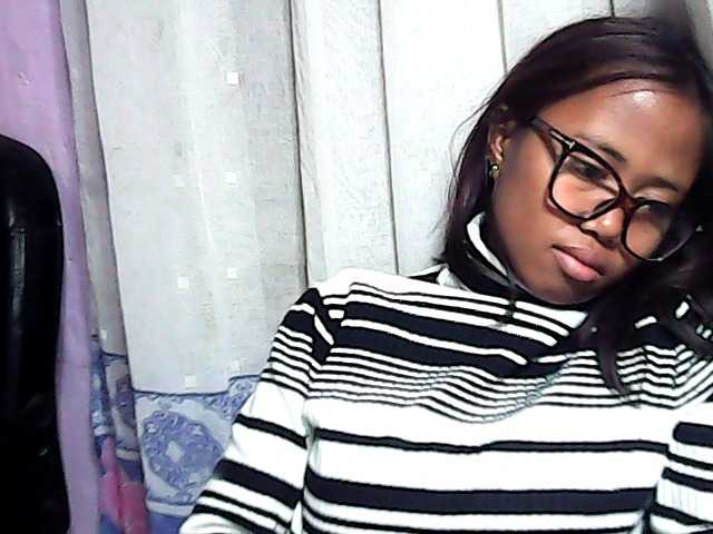 Natalie-Luxa live cam on BongaCams