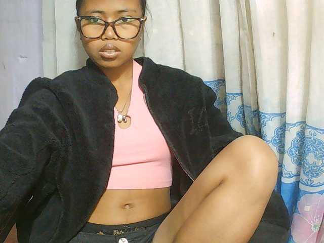 Natalie-Luxa live cam on BongaCams