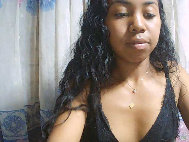 Natalie-Luxa live cam on BongaCams