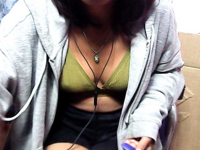 Natalie-Luxa live cam on BongaCams