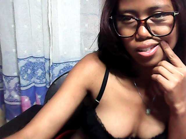 Natalie-Luxa live cam on BongaCams