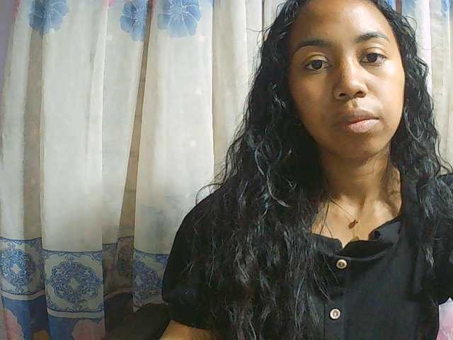 Natalie-Luxa live cam on BongaCams