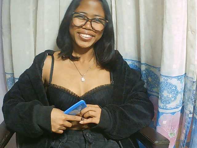 Natalie-Luxa live cam on BongaCams