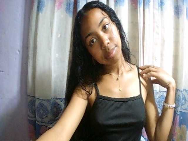 Natalie-Luxa live cam on BongaCams