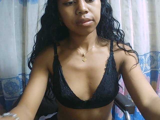 Natalie-Luxa live cam on BongaCams