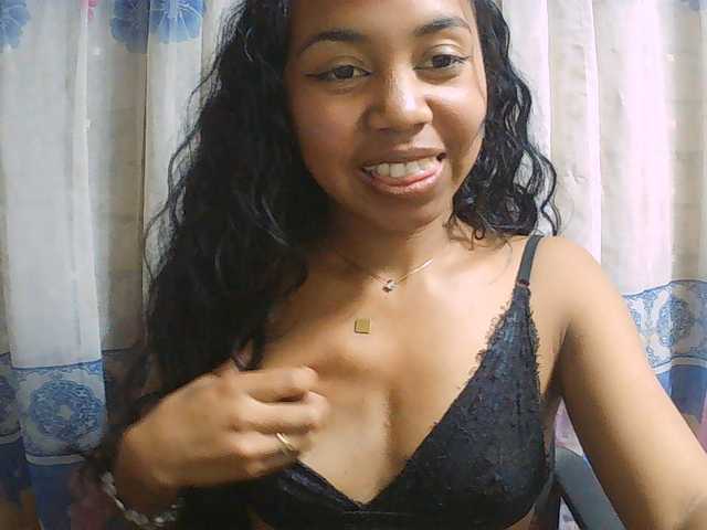 Natalie-Luxa live cam on BongaCams