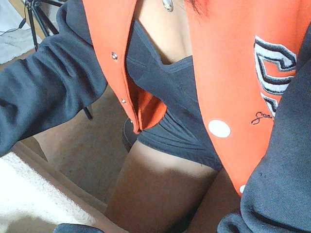 Natalie-Luxa live cam on BongaCams